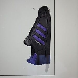 Discontinued ADIDAS Superstar shoes, sz 9, like new
